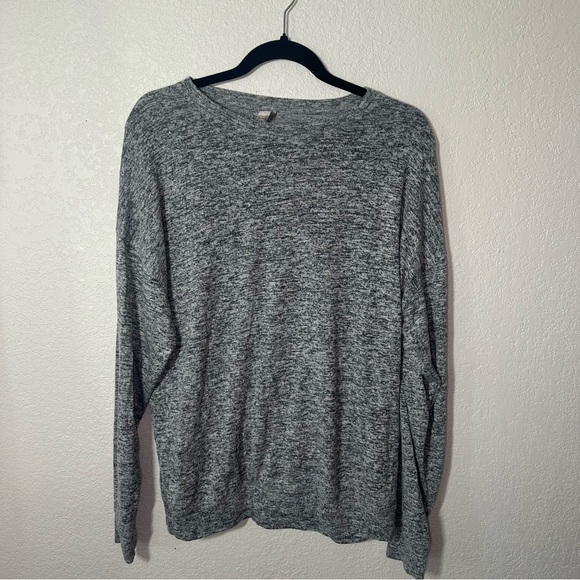 Athleta Long Sleeve Heather Gray Top – Size Medium - Picture 2 of 6